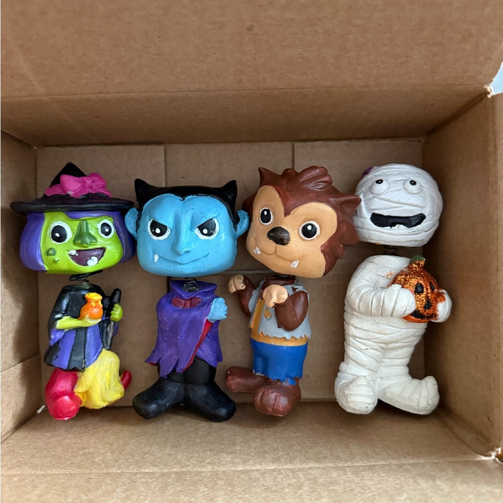 Halloween Character Bobble Head Set
